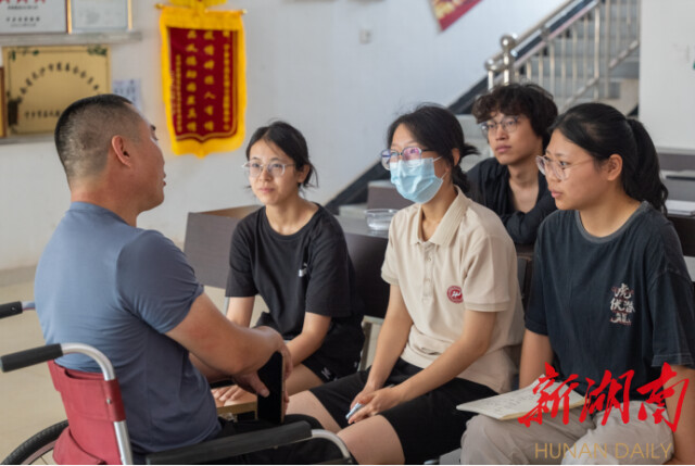 beat365亚洲体育在线官网公共管理学院“半月弯弯 微光点点”赴宁乡市基层服务团开展三下乡活动 beat365亚洲体育在线官网公共管理学院“半月弯弯 微光点点”赴宁乡市基层服务团开展三下乡活动