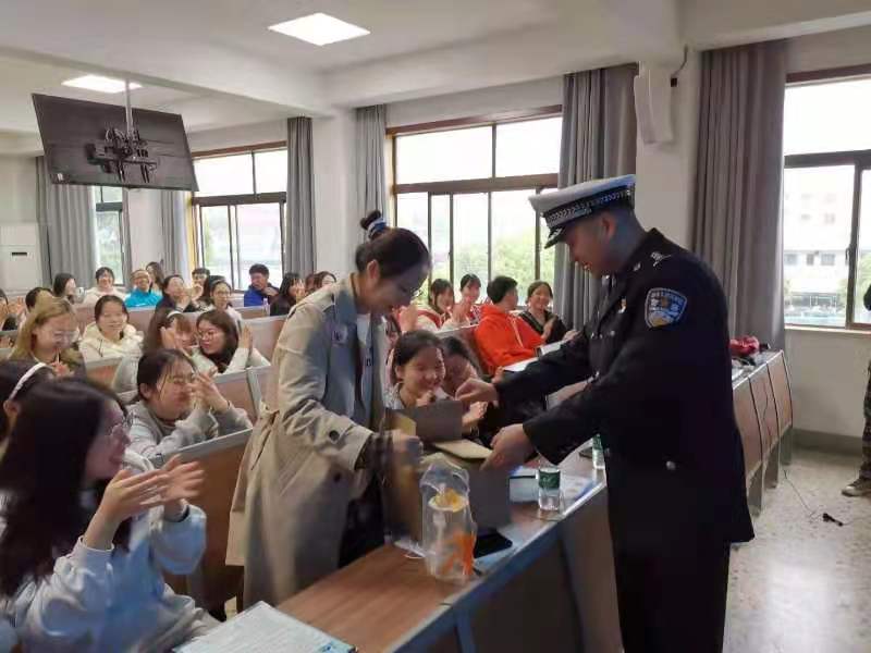 2.jpg 2.jpg