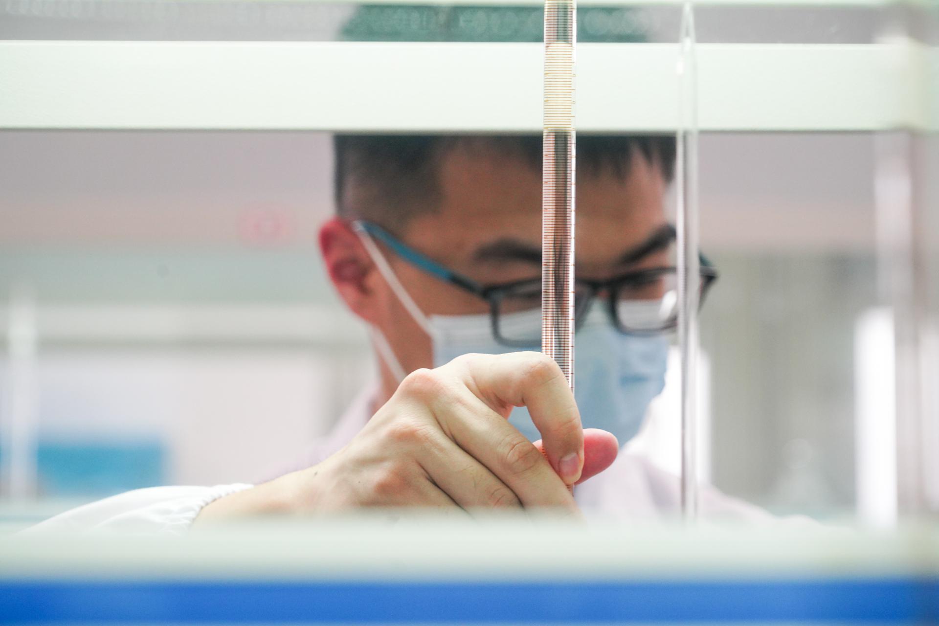世界第二,beat365亚洲体育在线官网附中学子强势拿下国际化学奥林匹克竞赛金牌 世界第二,beat365亚洲体育在线官网附中学子强势拿下国际化学奥林匹克竞赛金牌