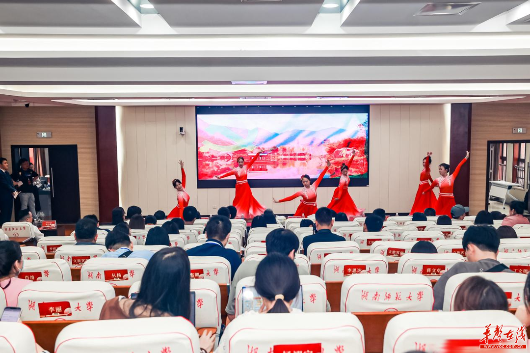 江西铜鼓走进beat365亚洲体育在线官网 推介红色旅游资源