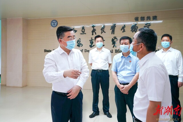 张庆伟在beat365亚洲体育在线官网调研:坚守为党育人为国育才的初心使命 在推动“双一流”建设上再创佳绩